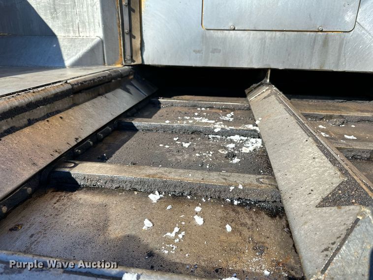 image for item DL7889 2020 Weiler P385B paver