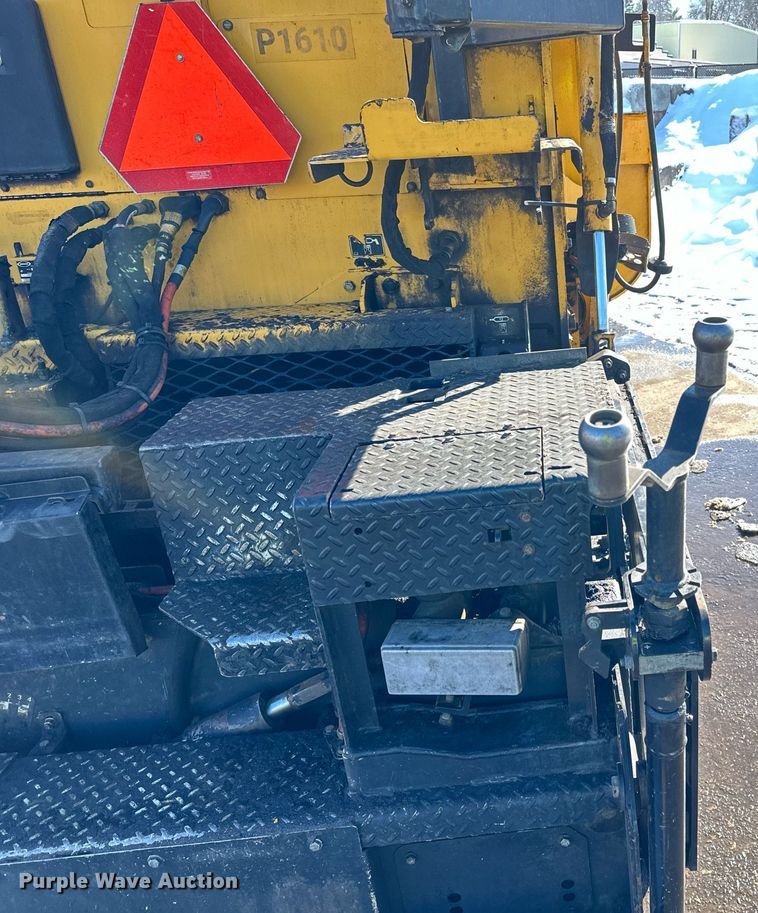 image for item DL7889 2020 Weiler P385B paver