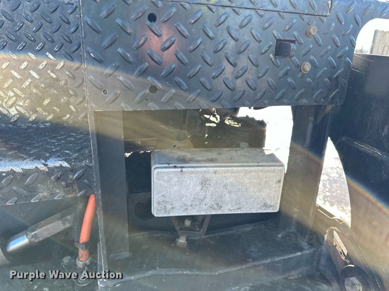 image for item DL7889 2020 Weiler P385B paver