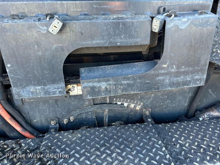 image for item DL7889 2020 Weiler P385B paver