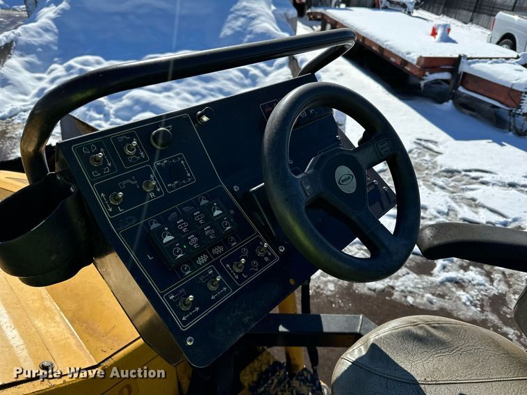 image for item DL7889 2020 Weiler P385B paver