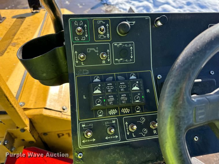 image for item DL7889 2020 Weiler P385B paver