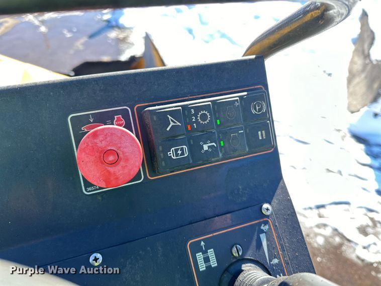 image for item DL7889 2020 Weiler P385B paver