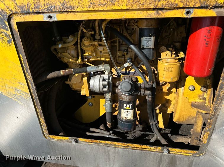 image for item DL7889 2020 Weiler P385B paver