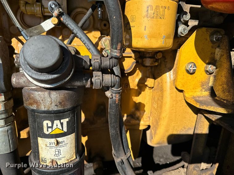 image for item DL7889 2020 Weiler P385B paver