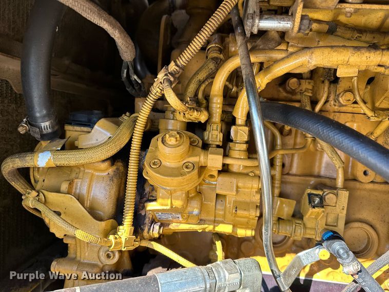 image for item DL7889 2020 Weiler P385B paver