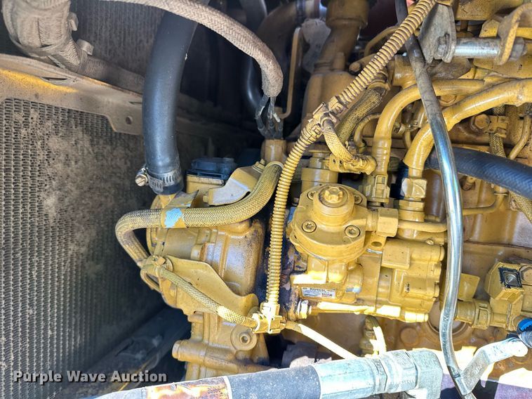 image for item DL7889 2020 Weiler P385B paver