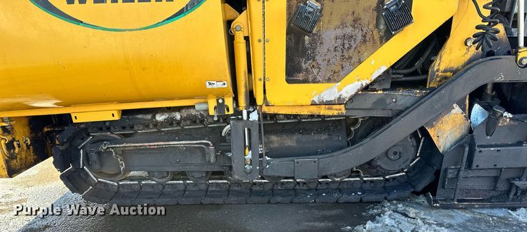 image for item DL7889 2020 Weiler P385B paver