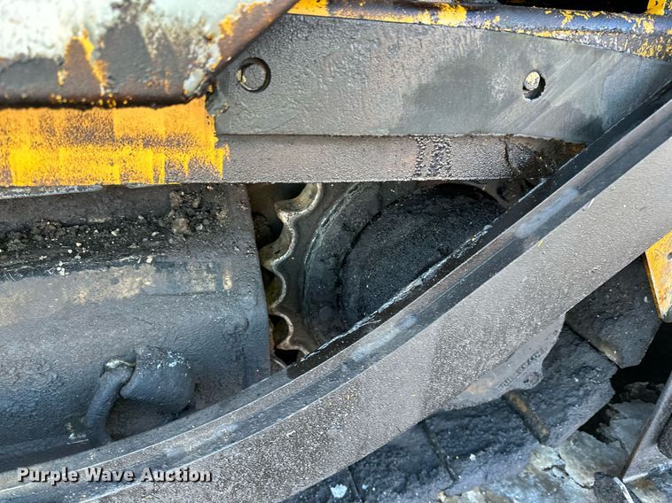 image for item DL7889 2020 Weiler P385B paver