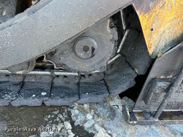 image for item DL7889 2020 Weiler P385B paver