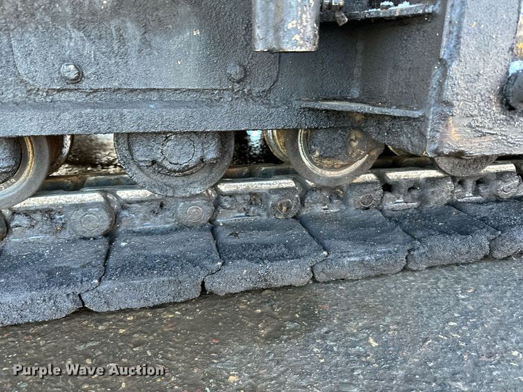 image for item DL7889 2020 Weiler P385B paver