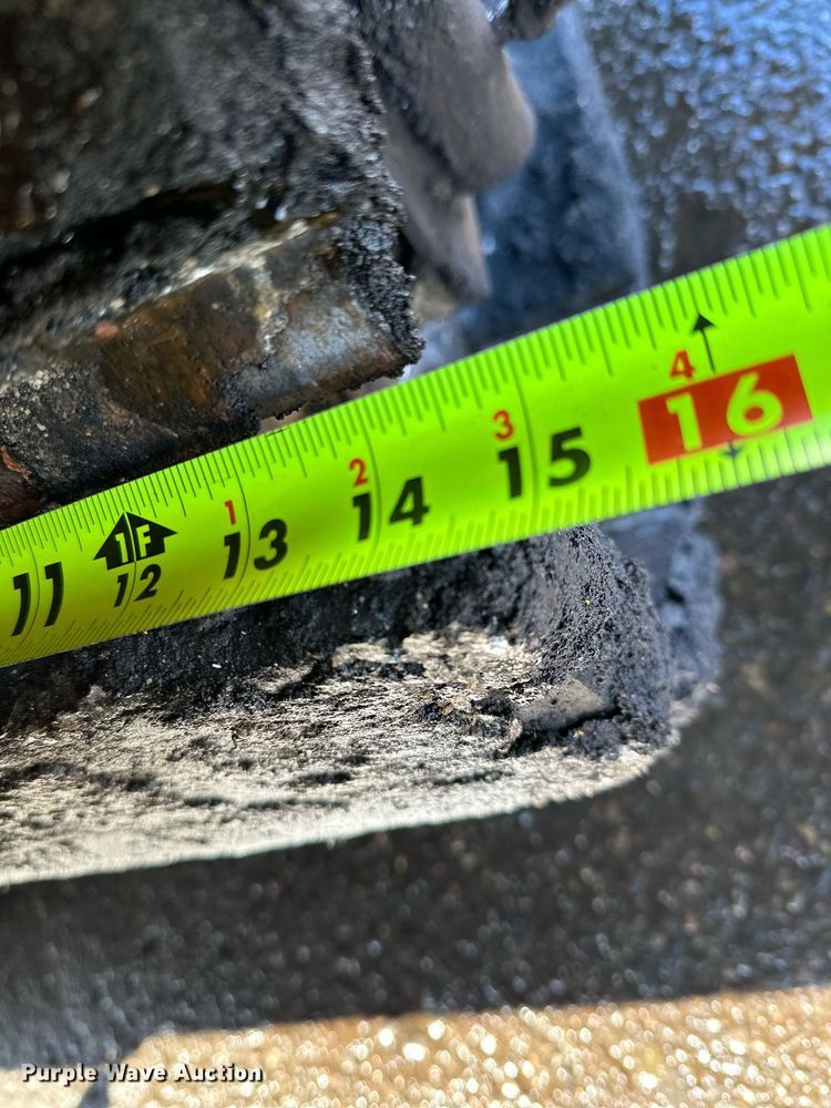 image for item DL7889 2020 Weiler P385B paver