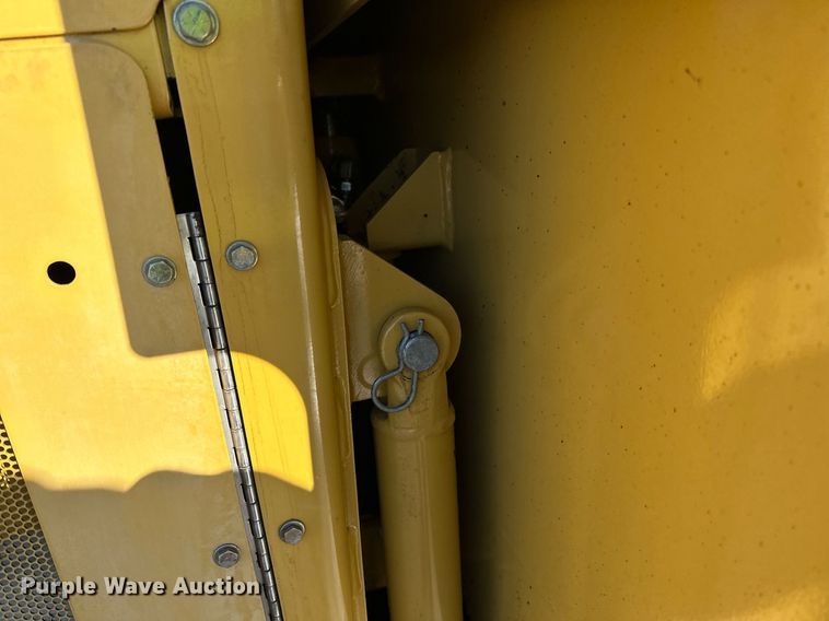 image for item DL7890 2023 Weiler P385B paver