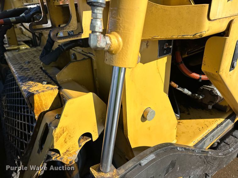 image for item DL7890 2023 Weiler P385B paver