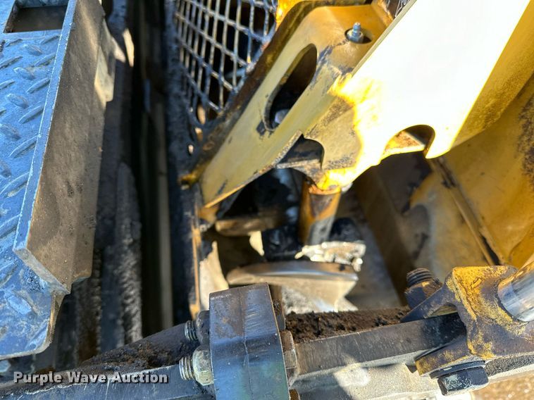 image for item DL7890 2023 Weiler P385B paver