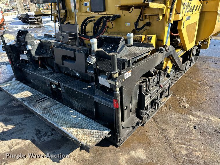 image for item DL7890 2023 Weiler P385B paver