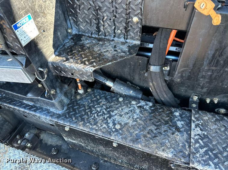 image for item DL7890 2023 Weiler P385B paver