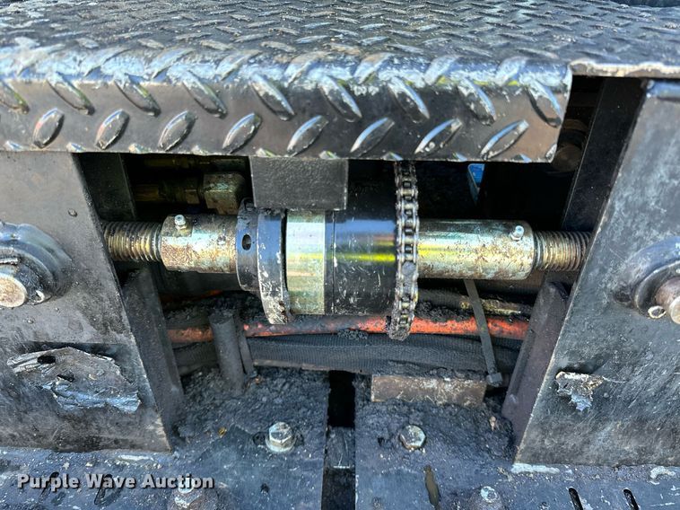 image for item DL7890 2023 Weiler P385B paver