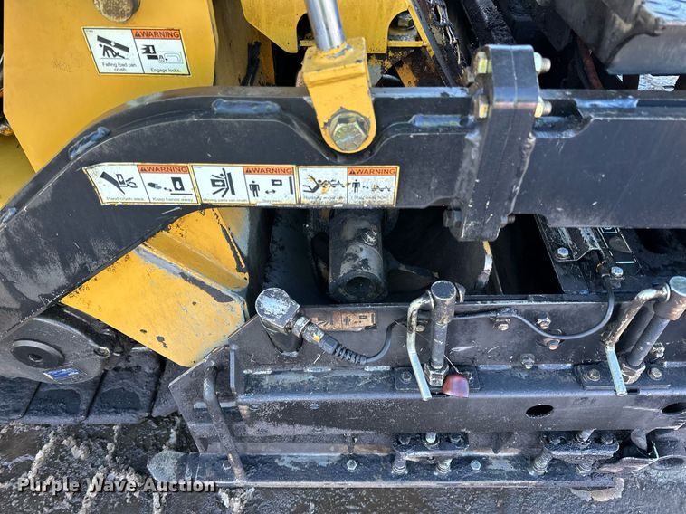 image for item DL7890 2023 Weiler P385B paver