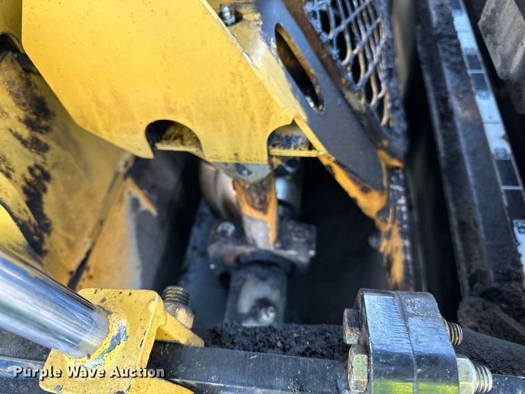 image for item DL7890 2023 Weiler P385B paver