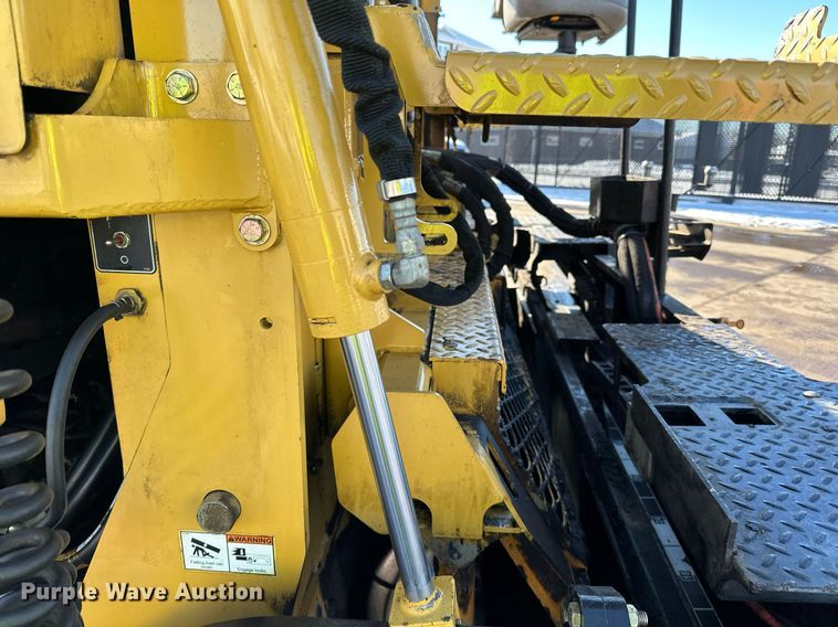 image for item DL7890 2023 Weiler P385B paver