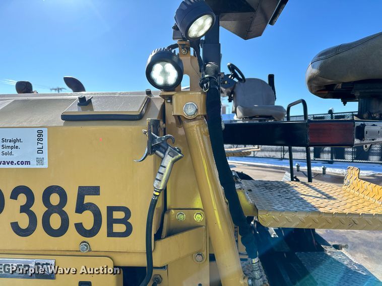 image for item DL7890 2023 Weiler P385B paver