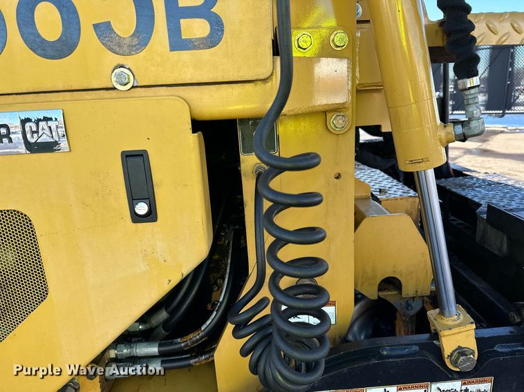 image for item DL7890 2023 Weiler P385B paver