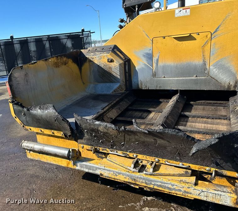 image for item DL7890 2023 Weiler P385B paver