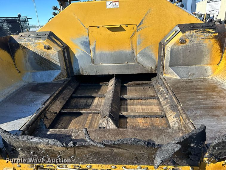 image for item DL7890 2023 Weiler P385B paver