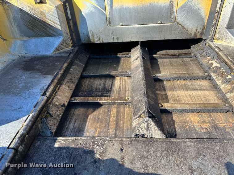 image for item DL7890 2023 Weiler P385B paver