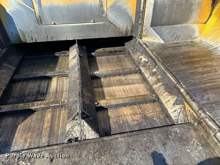 image for item DL7890 2023 Weiler P385B paver