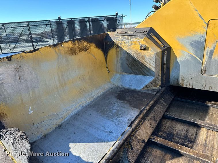 image for item DL7890 2023 Weiler P385B paver