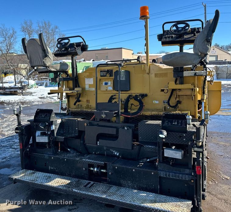 image for item DL7890 2023 Weiler P385B paver