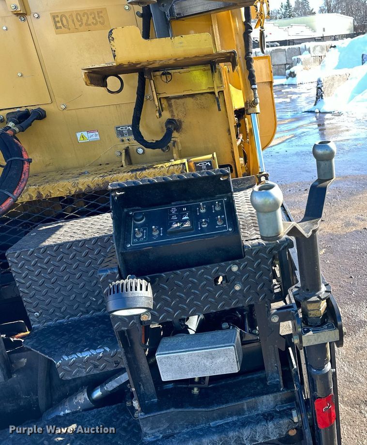 image for item DL7890 2023 Weiler P385B paver