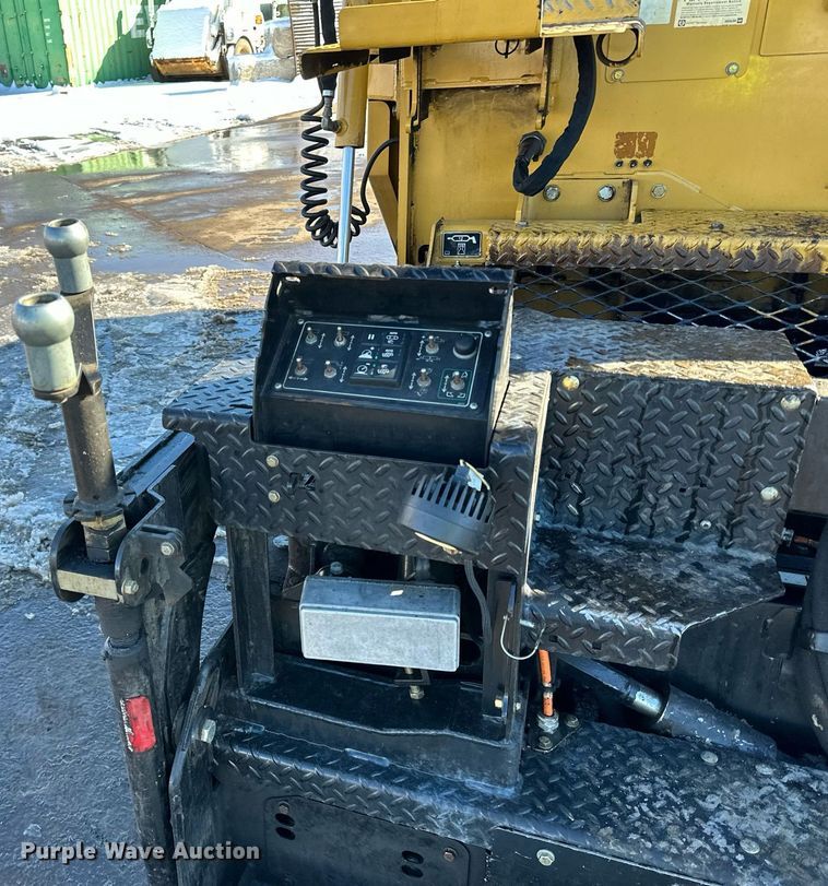 image for item DL7890 2023 Weiler P385B paver