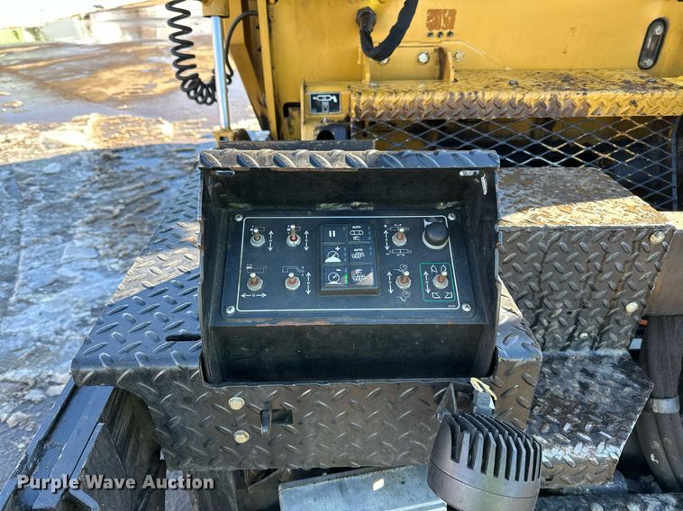 image for item DL7890 2023 Weiler P385B paver