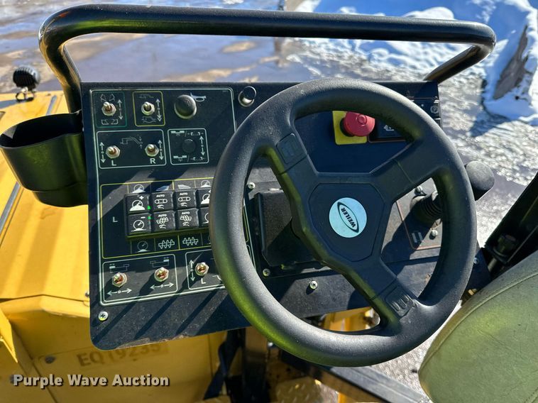 image for item DL7890 2023 Weiler P385B paver