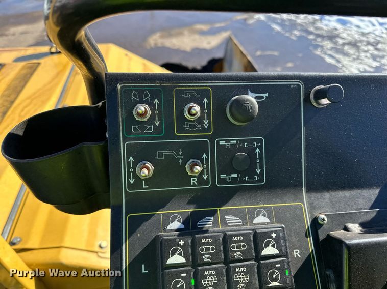 image for item DL7890 2023 Weiler P385B paver