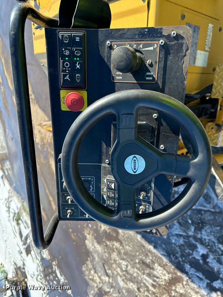 image for item DL7890 2023 Weiler P385B paver