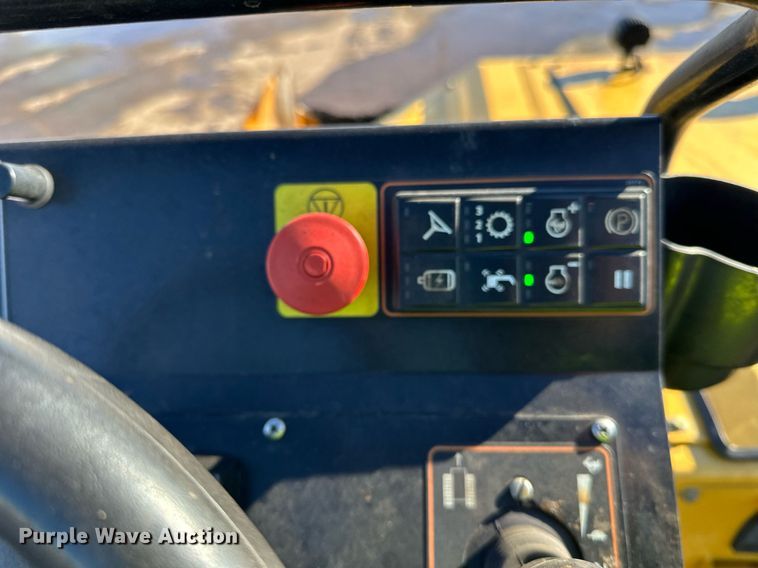 image for item DL7890 2023 Weiler P385B paver