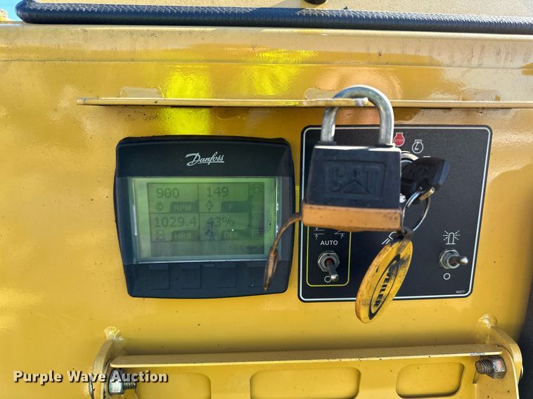 image for item DL7890 2023 Weiler P385B paver