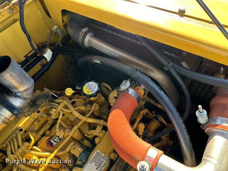 image for item DL7890 2023 Weiler P385B paver