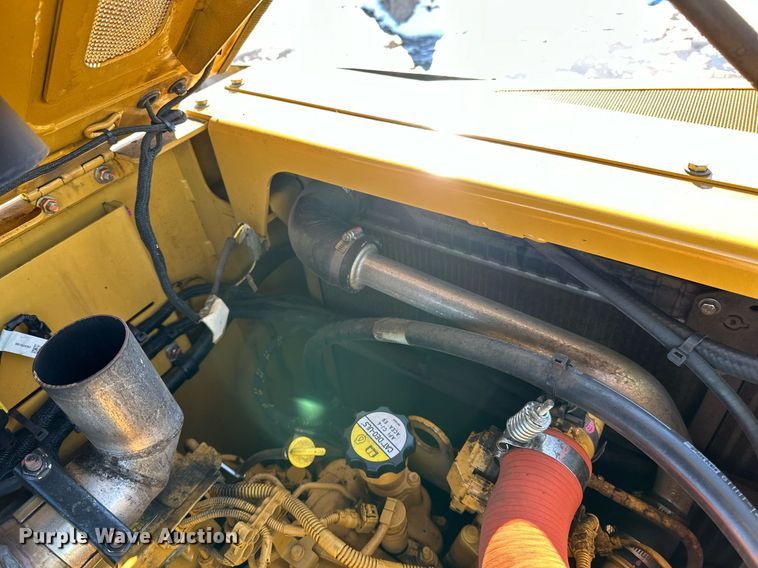 image for item DL7890 2023 Weiler P385B paver