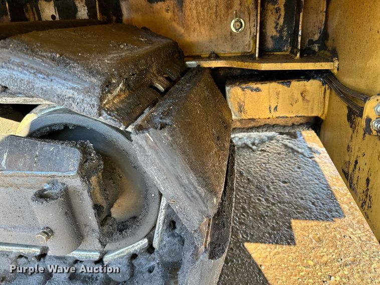 image for item DL7890 2023 Weiler P385B paver