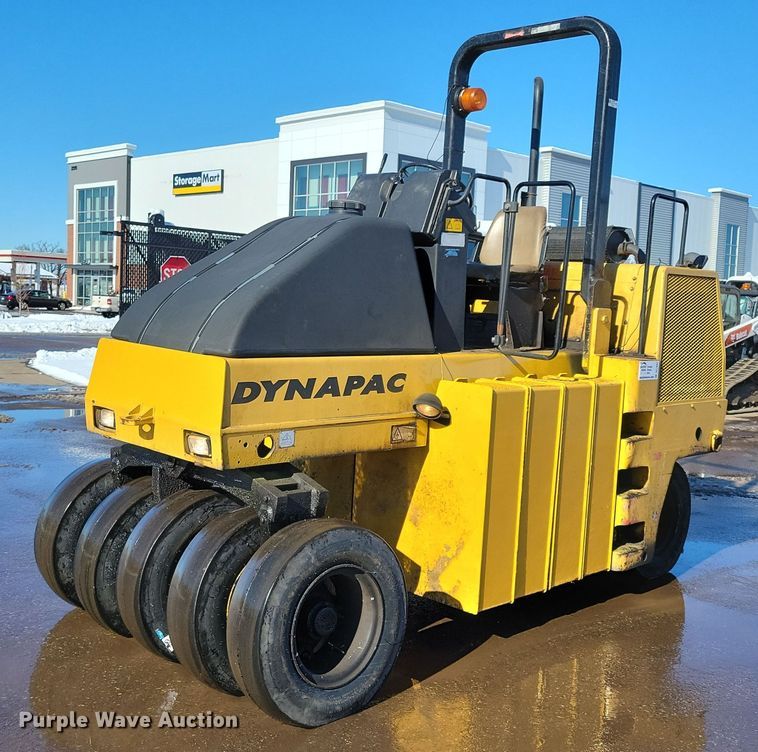 image for item DL7891 2003 Dynapac CP 132 pneumatic roller