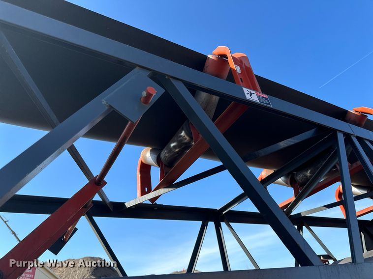 image for item DL7899 2020 Superior 36X100PC radial stacking conveyor