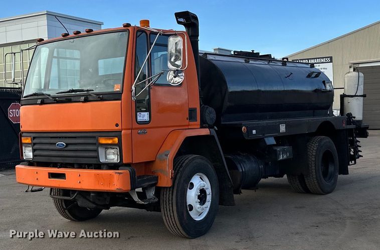 image for item DL7902 1995 Ford CF8000 oil distributor truck