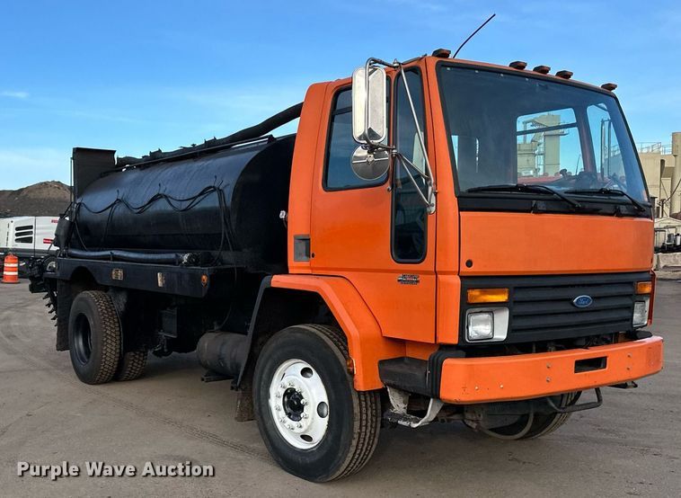 image for item DL7902 1995 Ford CF8000 oil distributor truck