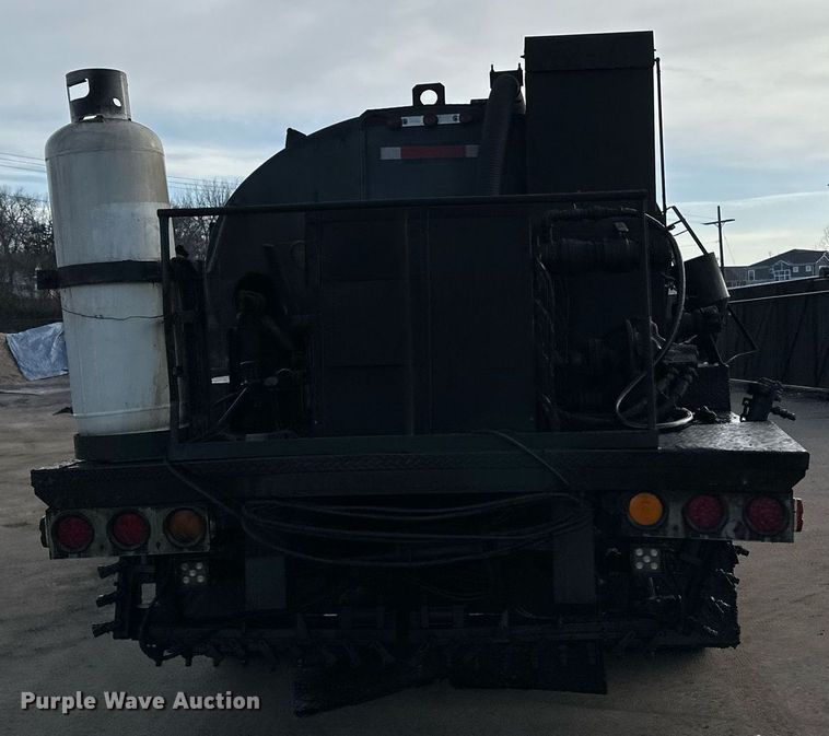 image for item DL7902 1995 Ford CF8000 oil distributor truck