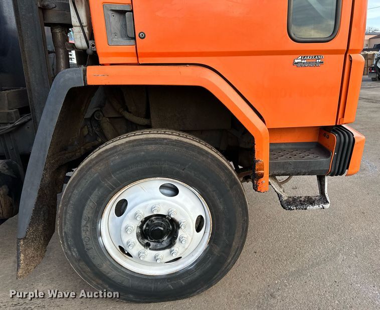 image for item DL7902 1995 Ford CF8000 oil distributor truck